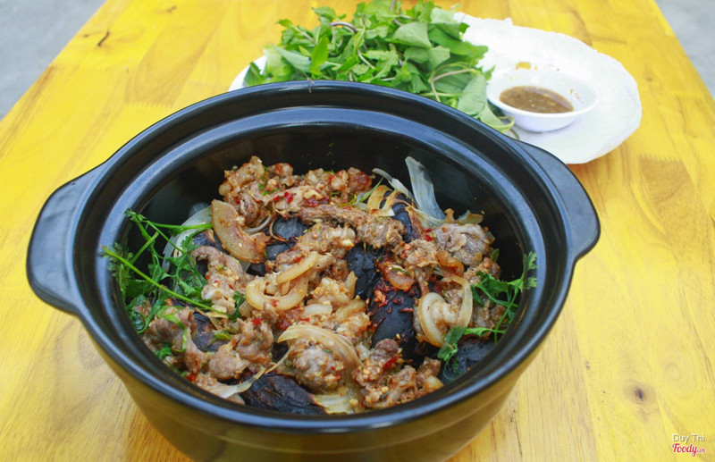 Bò xông đá