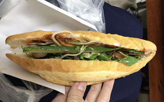 Bánh Mì Hồng Vân