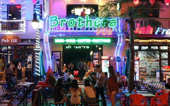 Brothers Pub - Sun World Halong Park