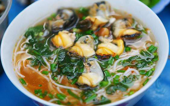 Cô Thêm - Bún Ốc Hàng Chai 25 Năm