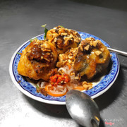 Hột vịt lộn chiên mắm me