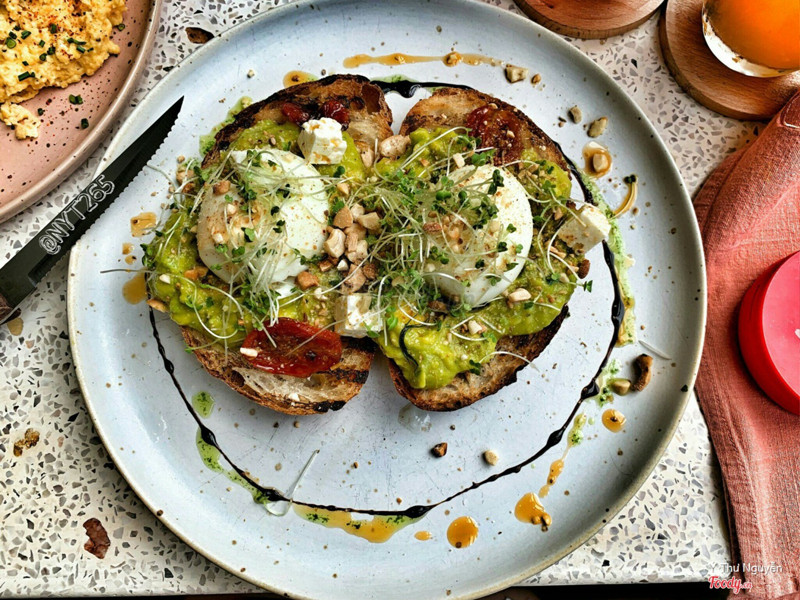 Avocado tartines