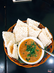 Cốm chiên chấm sốt thịt