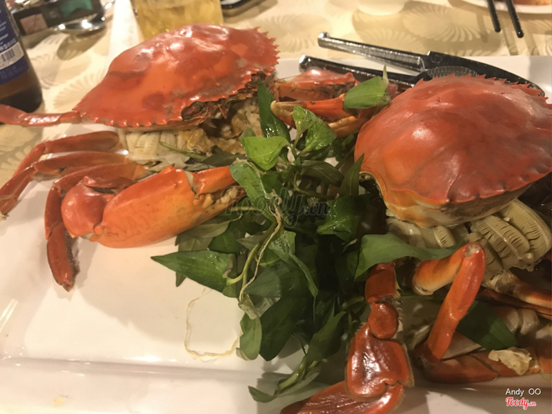 Crabs steamed with beer