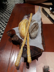 Bánh mì tặng Free