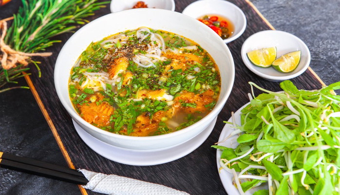 Bánh Canh Cá Lóc Xứ Huế - Lê Lợi