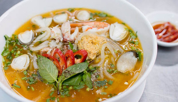 Bánh Canh Cua & Cuốn Chả Cá - Nguyễn Thị Định