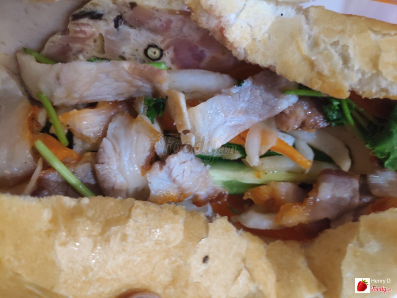 Bánh mì thịt 15.000 đ