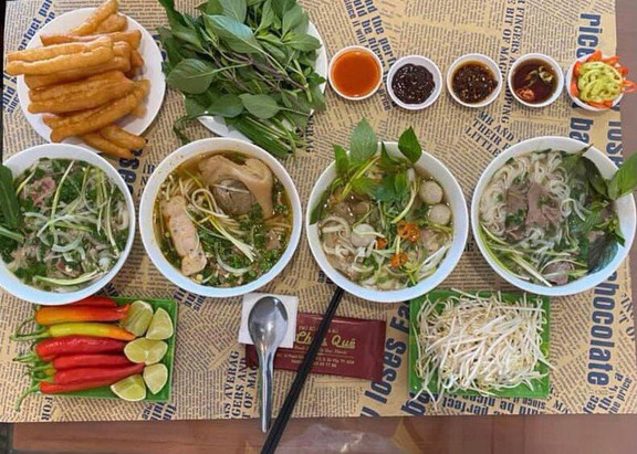 Phở Bò & Bún Bò Chân Quê - 12 Phạm Văn Đồng