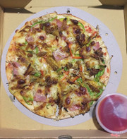 Pizza ở đây ngon, rẻ! Mình chỉ ăn 1 quán này thôi
