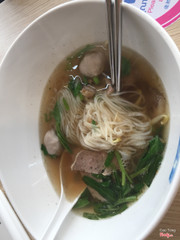 Phở Việt bò tái, bò viên