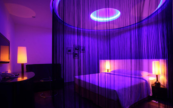 Honey House Hotel - Sư Vạn Hạnh