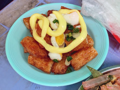 Bò cây đỏ bơ trứng