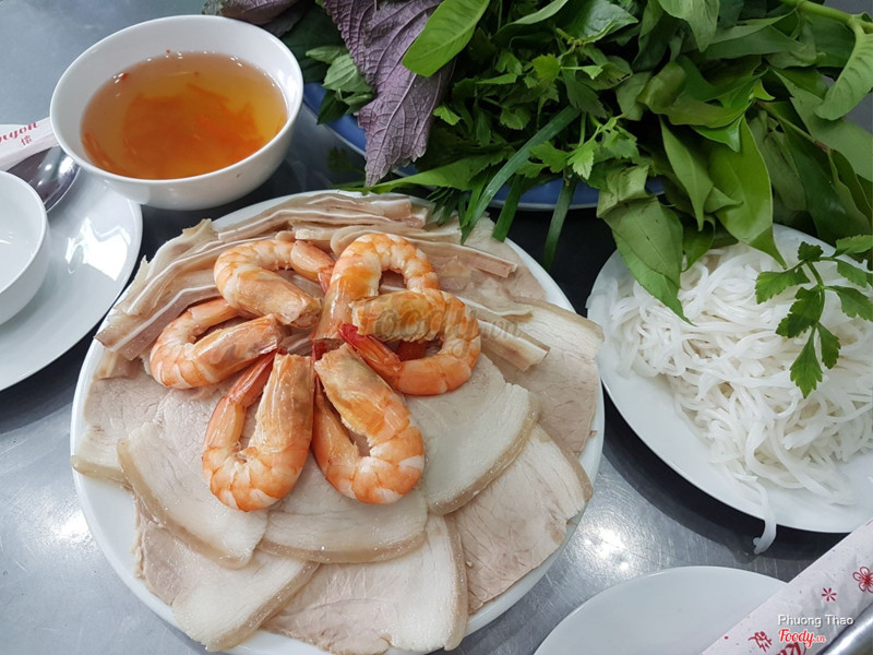 thịt heo cuốn bánh tráng