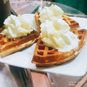 bánh waffle