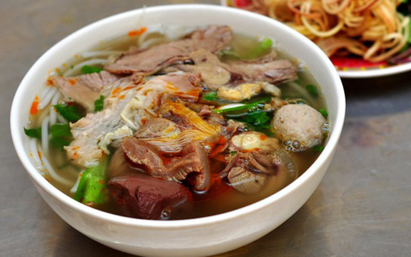 Cô Bảy - Bún Bò & Mì Quảng