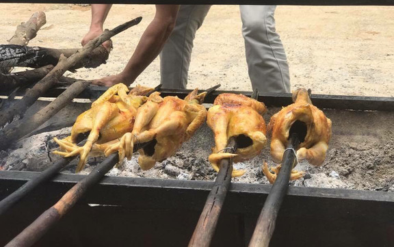 Huệ Đà - Gà Đồi Nướng