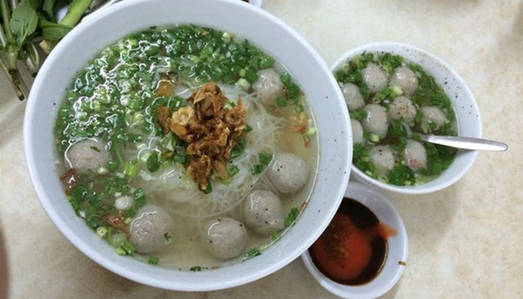 Quyền Ký Mì Gia - Mì, Sủi Cảo & Bò Kho