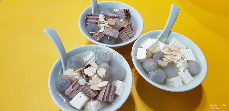 Nhóm mình gọi 3 món do là đi trễ nên cũng hết nà. Khúc bạch ca cao và truyền thống