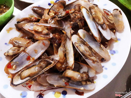 ốc móng tay xào tỏi