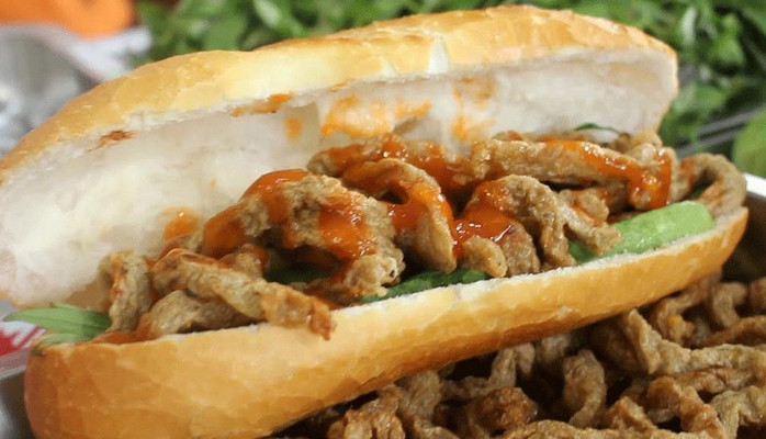 Bánh Mì Chả Cá - Phan Văn Hớn