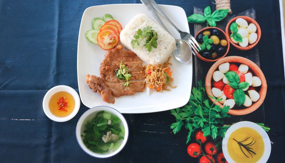 Py's Kitchen - Cơm Tấm - DT743A