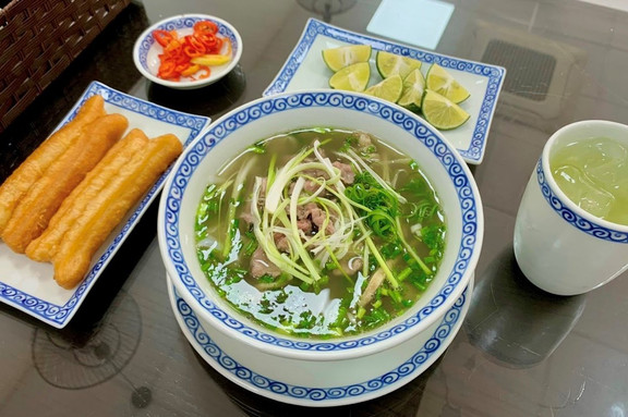 Phở Lý Quốc Sư - 64 Bạch Đằng