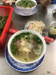 Phở tái gầu