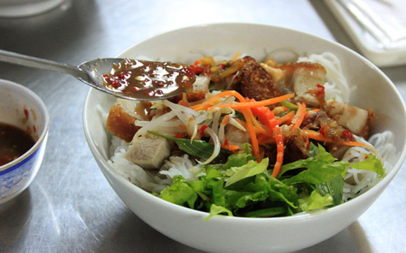 Bún Mắm Nêm Khuya