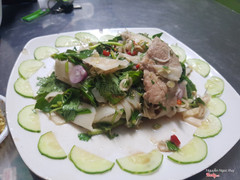 gỏi bò măng chua