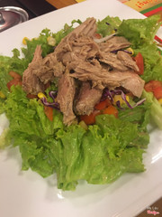 salad cá ngừ 100k