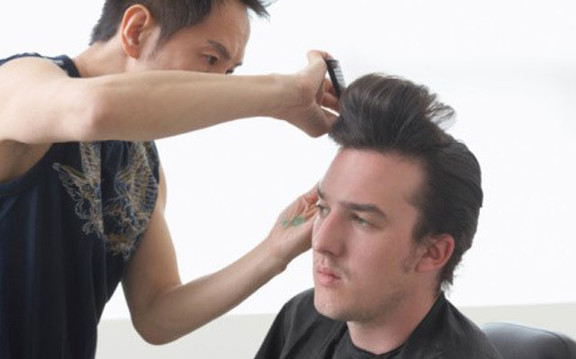 Phạm Hùng - Cắt Tóc Nam