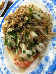 Gỏi mực thái lan .