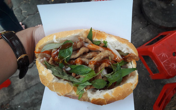 Bánh Mì Cô Thảo