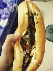 Bánh mì kẹp bánh tráng trộn 15k