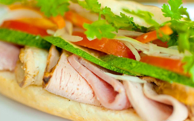 Bánh Mì Hoàng Hoa 