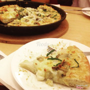 Seafood Pesto Pizza w/ Crunchy Crust (Gion-Gion)