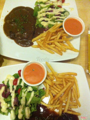 Beefsteak sốt bbq vs sốt tiêu xanh