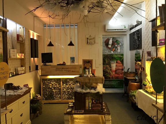 Unisex Mini Showroom