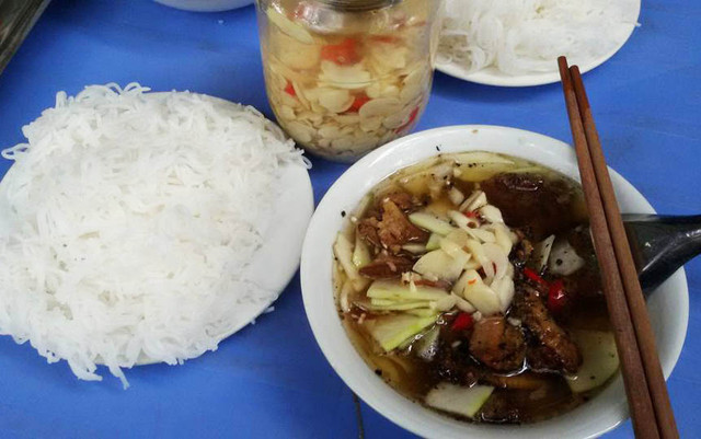 Bún Chả & Bia Hơi Hà Nội - Nguyễn Trãi