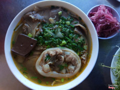 bún bò giò heo