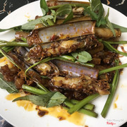 ốc móng tay xào sate