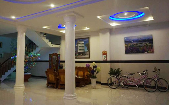 Minh Nhi Hotel