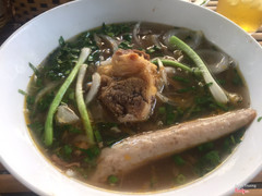 Bún bò đặc biệt