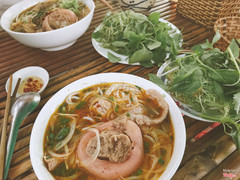 Bún bò nạm + giò khoanh 40k