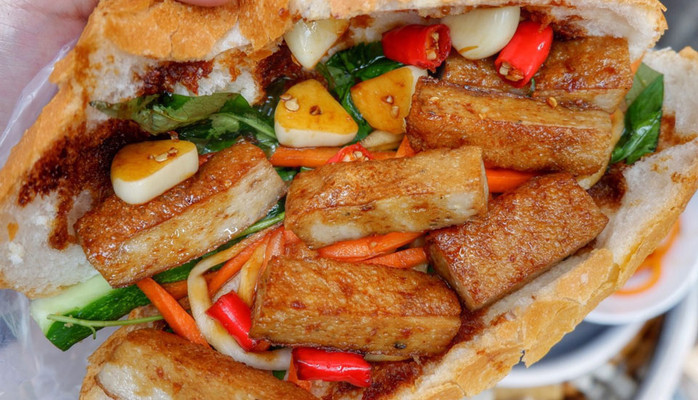 Bánh Mì Chả Cá - Hoa Sứ