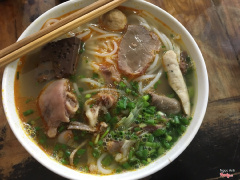 Bún bò Huế bát trắng - 35k