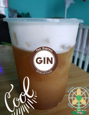 Ô long sữa ly khổng lồ với lớp kem machiato phô mai béo ngậy