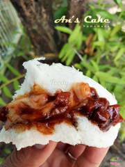 Bánh bao xá xíu phô mai
Vỏ bánh mềm xốp
Nhân xá xíu phô mai khiến các bé mê tít :)
Hộp 4 bánh