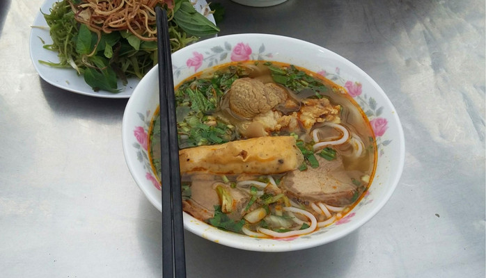 Bi Bon - Bún Bò Giò Heo & Bún Mọc Gió Chả